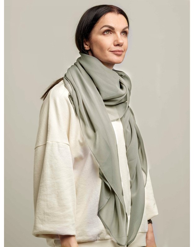 Didelė šviesiai pilka šilkinė skara