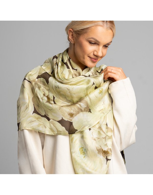 Didelė šilkinė skara Ežero gėlės 2