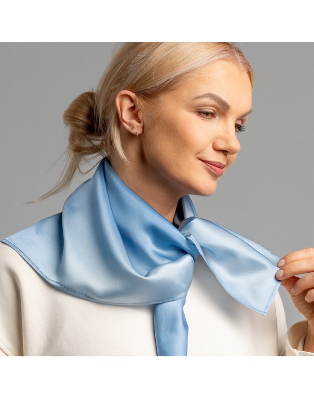 Žydra šilkinė skara VASAROS DANGUS 4