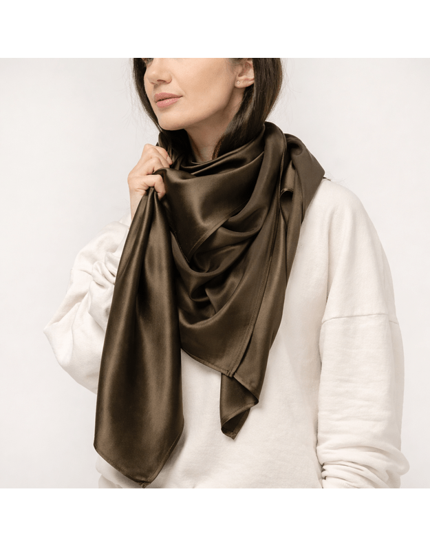 Prabangi didelė šilkinė samanų spalvos skara