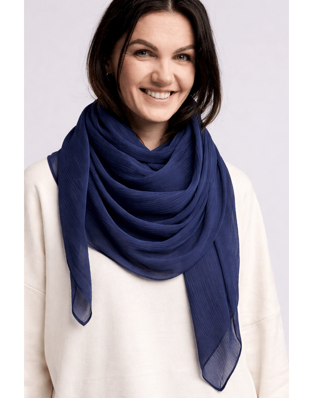 Didelė tamsiai mėlyna šilkinė skara  1