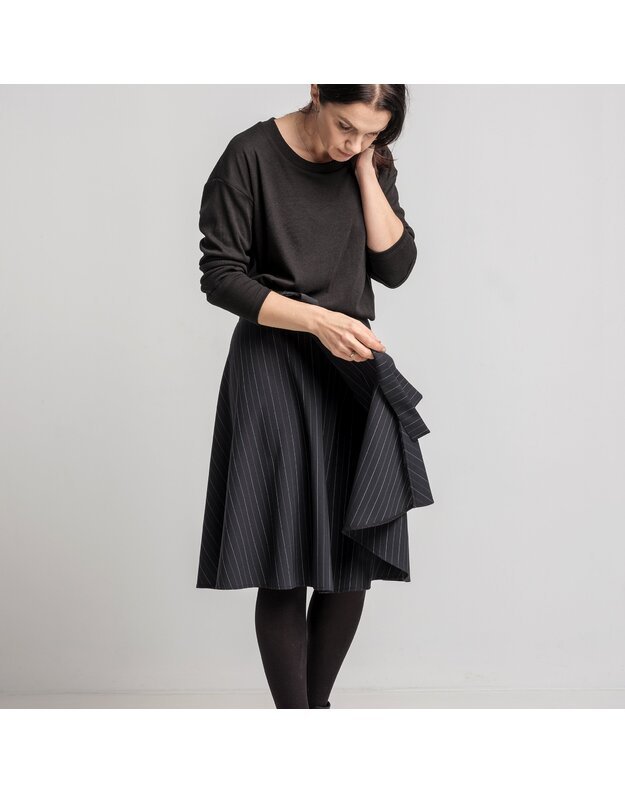 Juodas dryžuotas universalaus dydžio vilnos sijonas 
